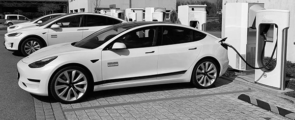 SCHÄFER Property + Facility Management AG: Unter Strom – Elektromobilität im Fuhrpark